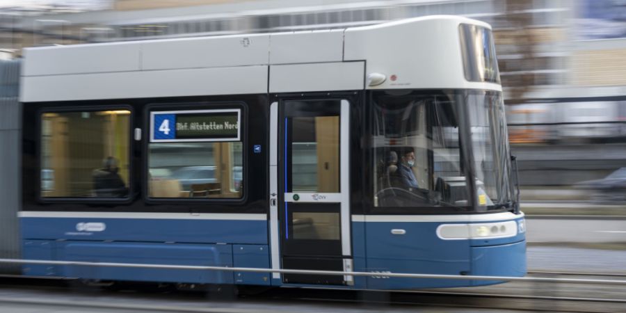 Ein 55-jähriger Tramchauffeur muss sich wegen fahrlässiger Tötung verantworten. Er habe «nicht alles unternommen», um die Kollision mit einem 85-jährigen Touristen zu verhindern. (S...