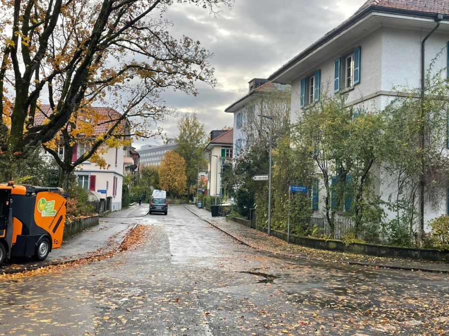 Im Berner Murifeld-Quartier kann die Jolimontstrasse zwischen Moritzweg und Gruberstrasse nicht mehr mit Autos passiert werden.