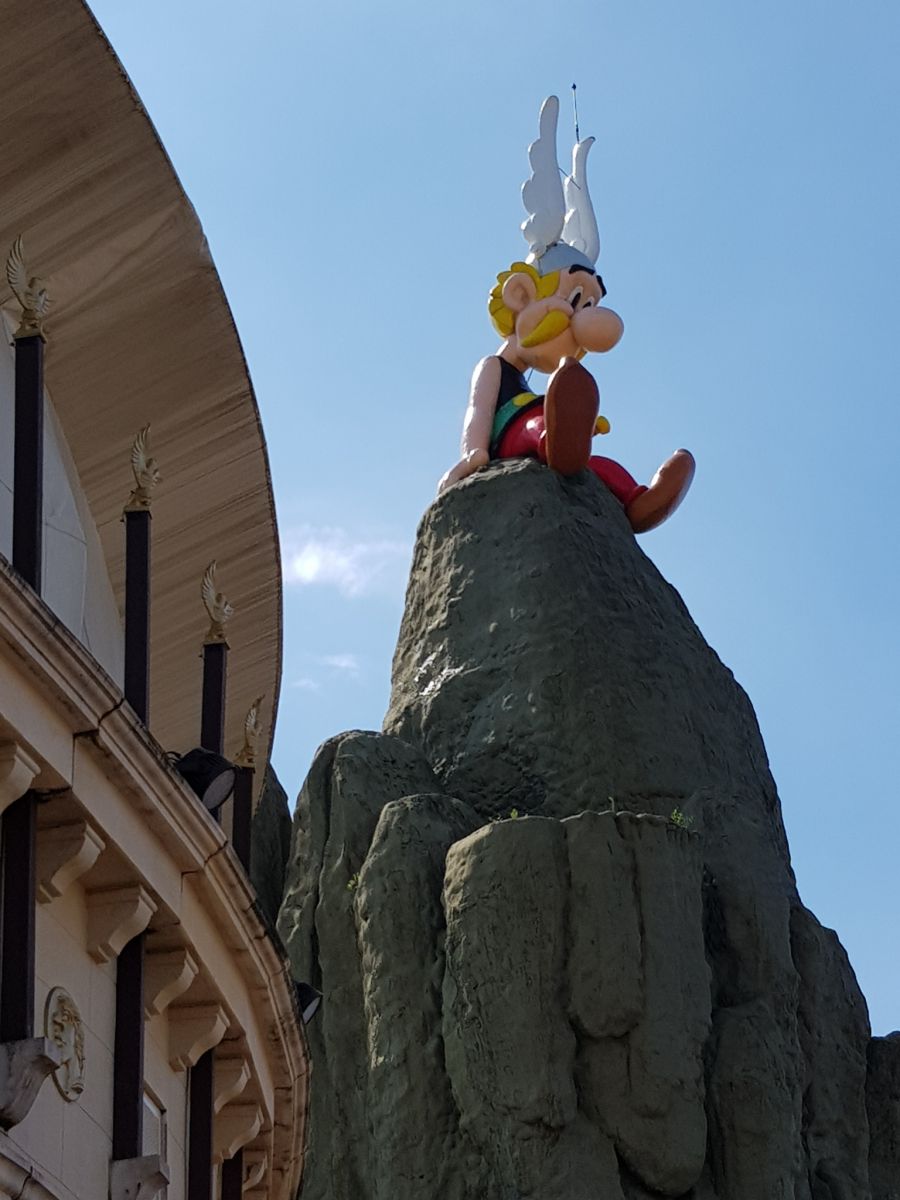 Asterix Figur Themenpark Paris