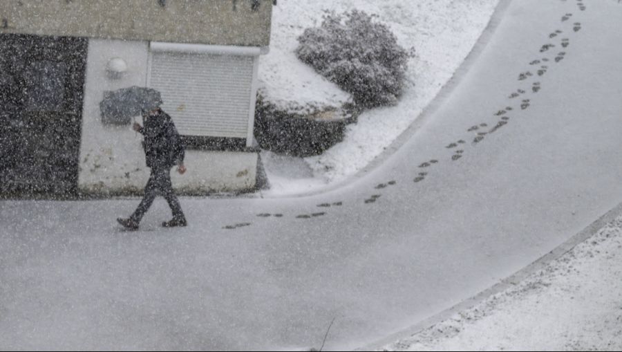 Bayern Mann Strasse Schnee