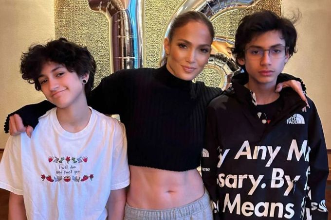 Jennifer Lopez mit ihren Zwillingen Max und Emme bei ihrem 16. Geburtstag. Jennifer Lopez