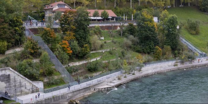 Auf der Höhe Bärenpark wurde am Sonntagnachmittag eine tote Person aus der Aare geborgen. aare
