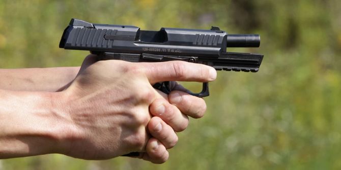 Pistole Schusswaffe