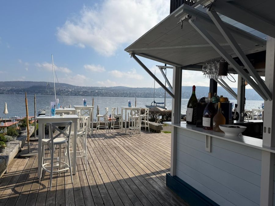 Auch das Fischer's Fritz bietet viele Sonnenplätze (Foto von Donnerstagmorgen) ...