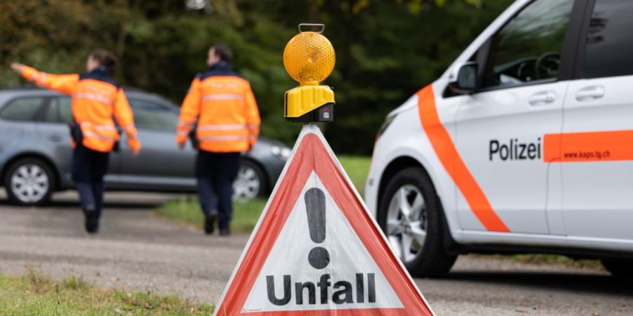 Die Kantonspolizei Thurgau rückte am Donnerstagmorgen an einen Unfall in Frauenfeld aus. (Symbolbild)