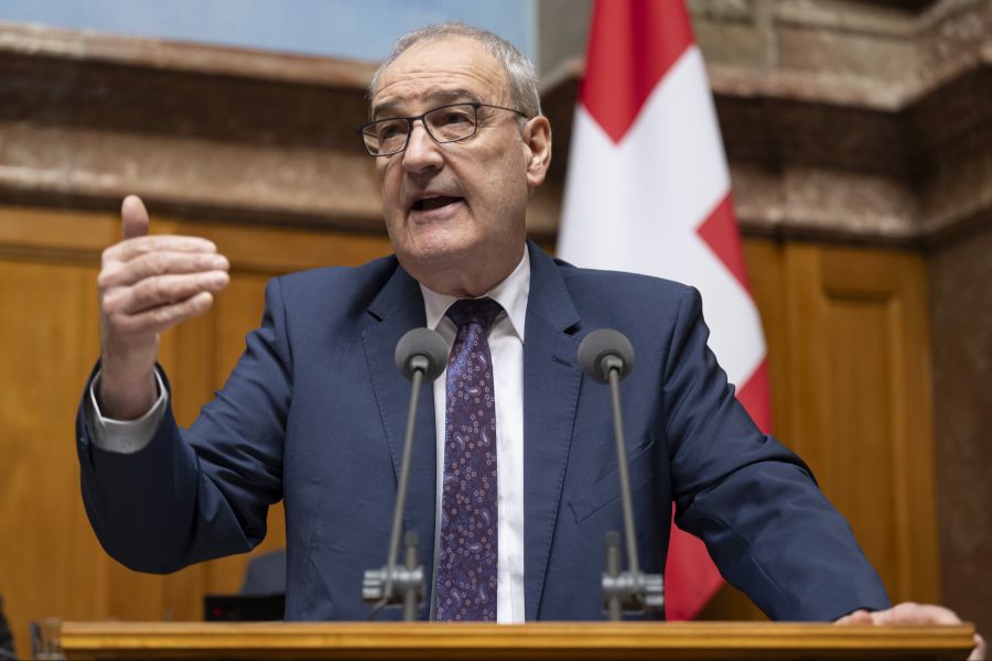 Mit Vorstössen können die Parlamentsmitglieder üblicherweise den Bundesrat zum Handeln auffordern. Oder sie können von ihm Antworten verlangen.