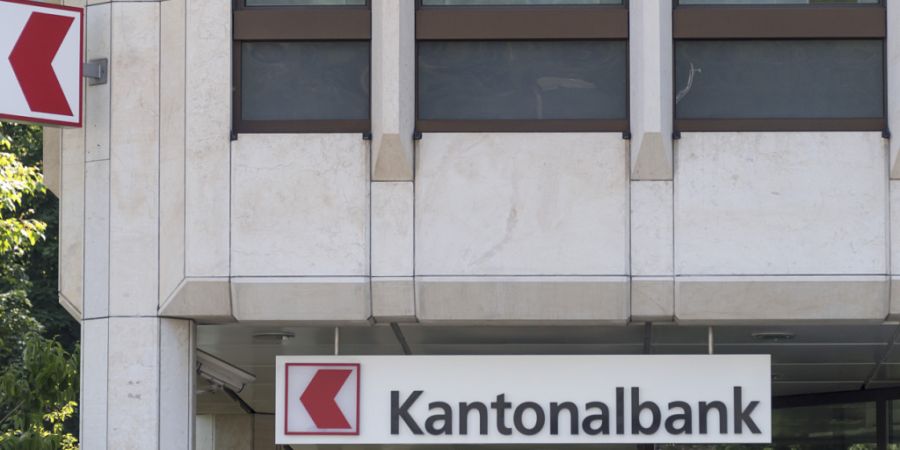 Die Basebieter Regierung präsentiert einen Gegenvorschlag zu einer Initiative, die die Basellandschaftliche Kantonalbank (BLKB) von einer Universalbank auf eine Regionalbank reduzieren...