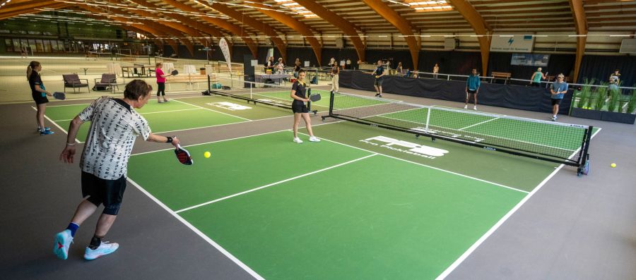 Zur Eröffnung der vier neuen Courts strömten Neugierige, Sportbegeisterte und Szene-Insider nach Worblaufen.
