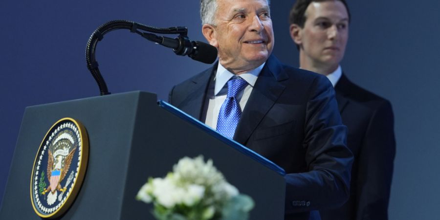 Der US-Unterhändler Steve Witkoff (l) spricht bei der Jahrestagung des Weltwirtschaftsforums. Foto: Evan Vucci/AP/dpa