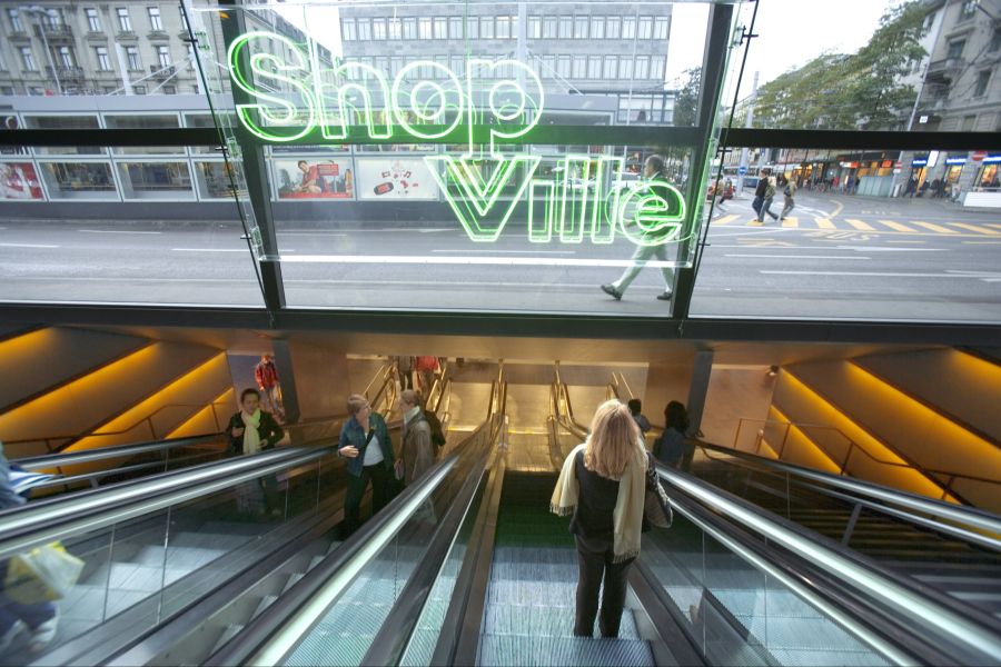 Die Massnahmen gelten vor allem für die Ladenpassage «Shopville» unter dem Bahnhof. Über 200 Läden sind dort angesiedelt. (Archivbild)