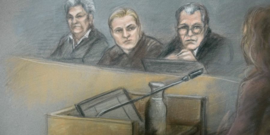 ARCHIV - Eine Gerichtszeichnung zeigt den Angeklagten Marius Borg Høiby (M) im Osloer Bezirksgericht. Foto: Ane Hem/NTB/dpa/Archivbild