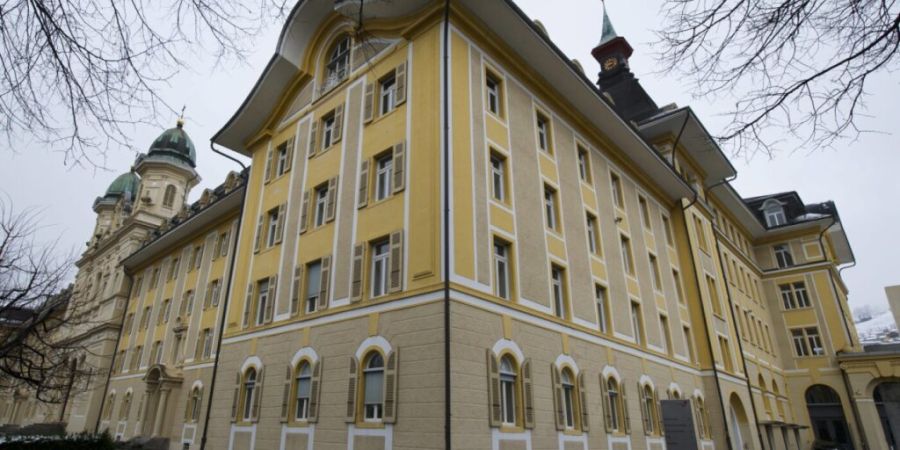 Die Baubewilligung für die Sanierung und Erweiterung der Kantonsschule in Nuolen ist rechtskräftig. (Archivbild)