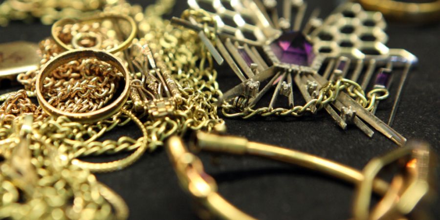 Die Zürcher Kantonspolizei nahm bei Goldankaufveranstaltungen zwei Personen fest. (Symbolbild)