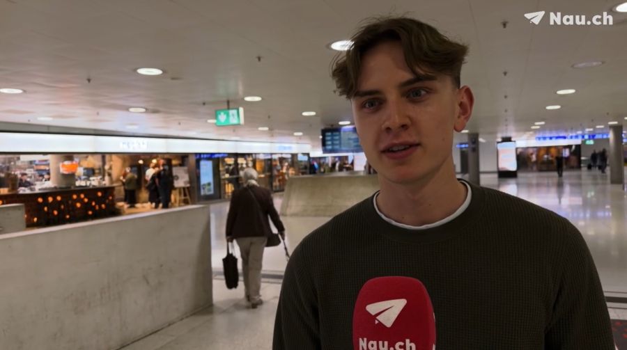 Alex (20) fühlt sich schon etwas zu alt für den Trend.