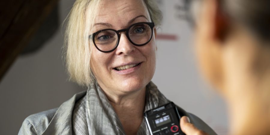 Die bernsiche Finanzdirektorin Astrid Bärtschi (Mitte) konnte am Dienstag eine gute Staatsrechnung vorlegen. (Archivbild)