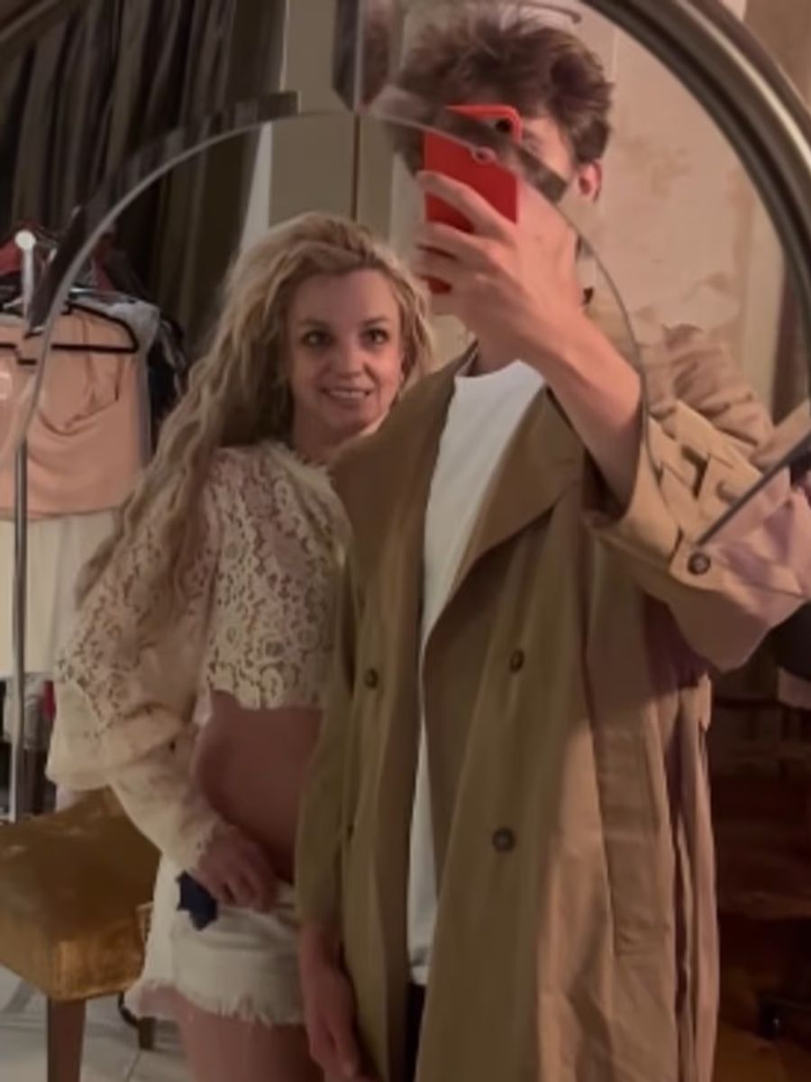 Erstes Lebenszeichen nach der Verhaftung: Auf Instagram zeigt sich die Pop-Ikone – an ihrer Seite Sohn Jayden.