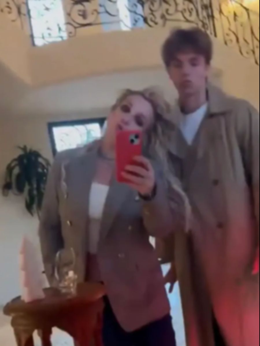 Im Post zeigt sie sich dankbar – jede Minute mit ihren Söhnen geniesst sie in vollen Zügen.