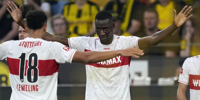 Der VfB Stuttgart jubelt auch beim BVB in der Bundesliga. VfB Stuttgart BVB Bundesliga