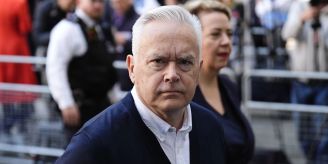 Urteil - Bewährung für Ex-BBC-Moderator wegen Kinderpornografie Urteil - Bewährung für Ex-BBC-Moderator wegen Kinderpornografie