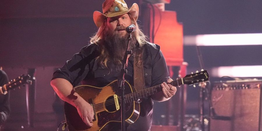 Chris Stapleton nimmt drei CMA-Trophäen mit nach Hause.