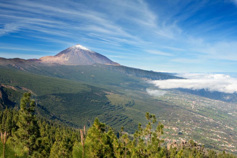 Der Vulkan Teide ist mit seinen 3718 Metern der höchste Berg Spaniens. Wer ihn besteigen möchte, braucht heutzutage eine offizielle Genehmigung. Das tägliche Kontingent für den «Telesforo Bravo Trail» ist stark begrenzt.