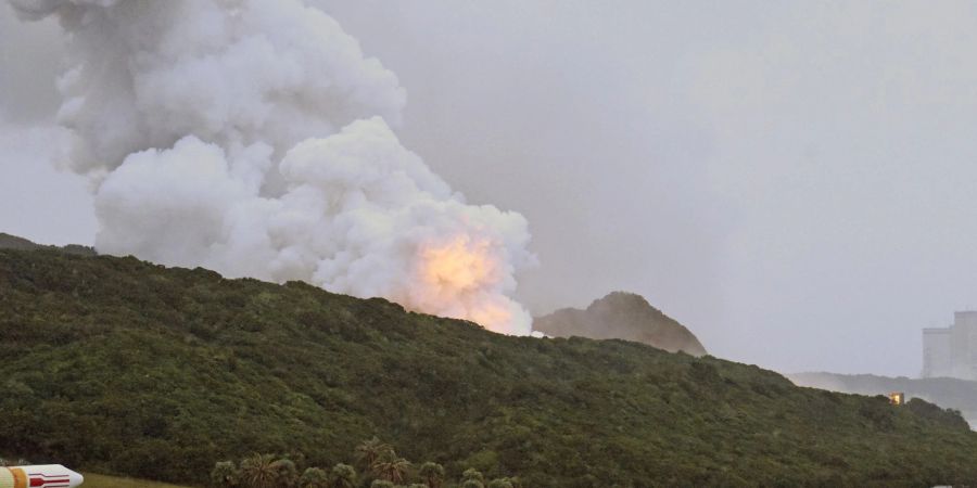 Erneut geht ein Triebwerk für die japanische Kleinrakete Epsilon S in Flammen auf.