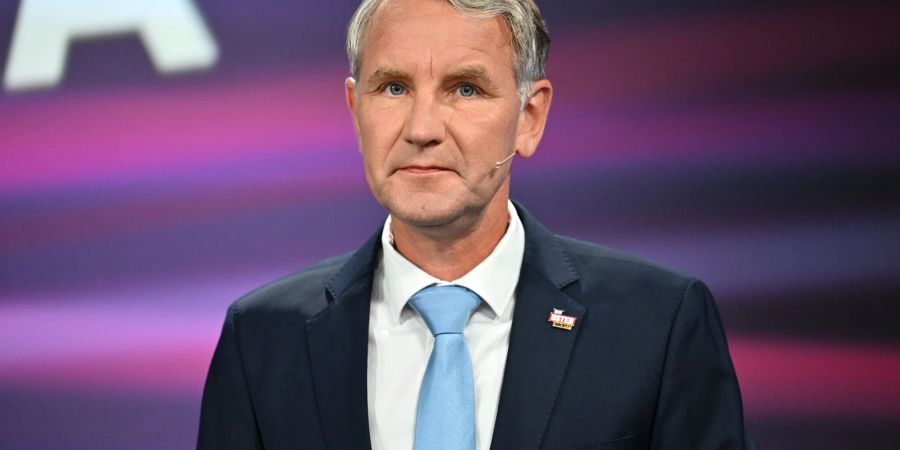 Thüringens AfD-Spitzenkandidat Björn Höcke hat nach Angaben seiner Partei gesundheitliche Probleme und nimmt deshalb nicht wie geplant an einer TV-Runde teil. (Archivbild)