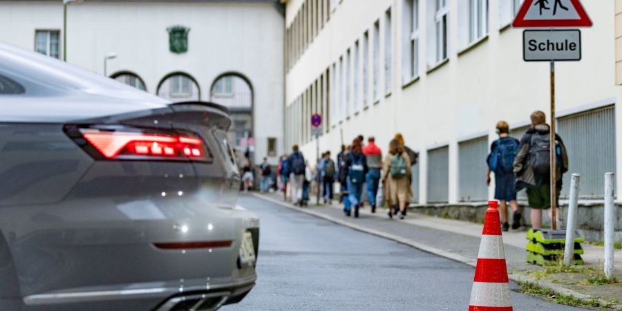 Autoverkehr unmittelbar vor Schultoren - das muss nicht sein, finden viele.