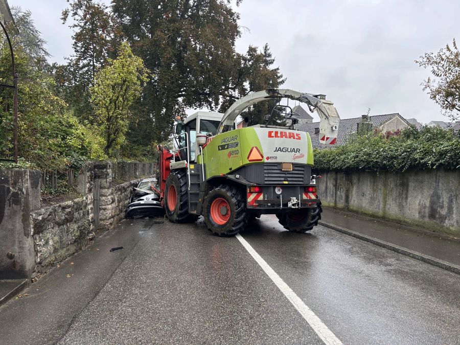 Der Autofahrer wurde leicht verletzt.