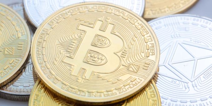 Die deutsche Kleinstpartei «Bündnis Deutschland» scheiterte mit der Idee, den Bitcoin als offizielles Zahlungsmittel in Bochum einzuführen. (Symbolbild) Bitcoin Münzen Kryptowährung