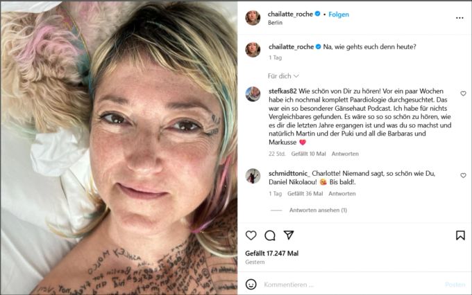 Charlotte Roche ist zurück. Charlotte Roche Gesichtstattoo