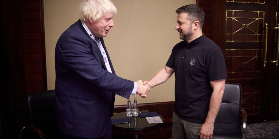 Alte Freunde: Selenskyj hat den britischen Ex-Premier Boris Johnson empfangen (aktuelles Foto).