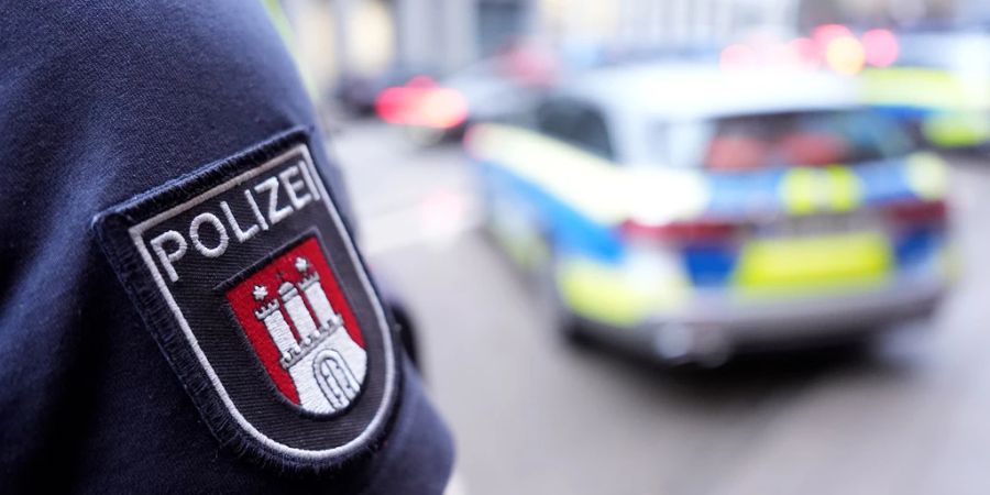 Die Polizei ermittelt gegen einen mutmasslichen Vergewaltiger.