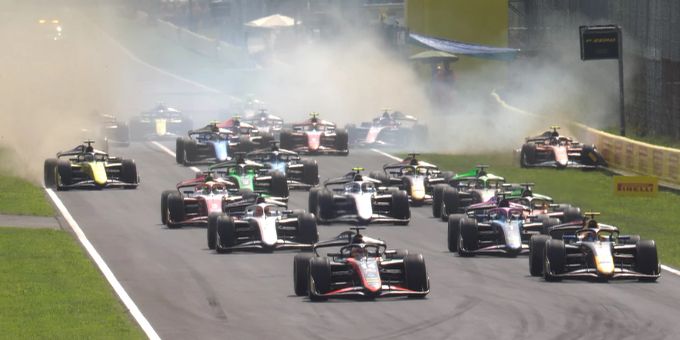 Antonelli crasht - Bearman gewinnt Chaos-Sprint der Formel 2 in Monza