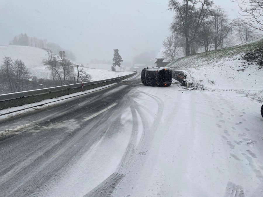 Unfall auf der Neudorfstrasse in Menzingen.