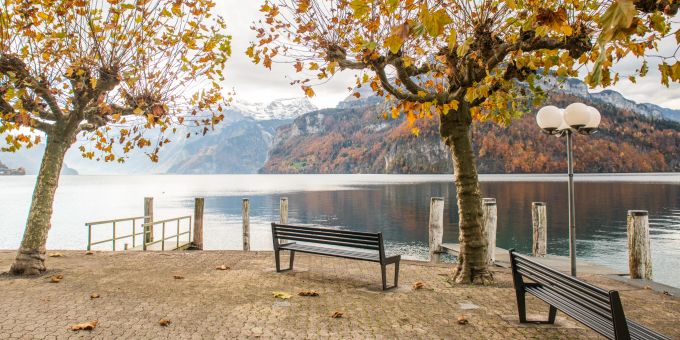 Herbstwetter am Vierwaldstättersee in der Gemeinde Brunnen. - Kanton Schwyz Wetter