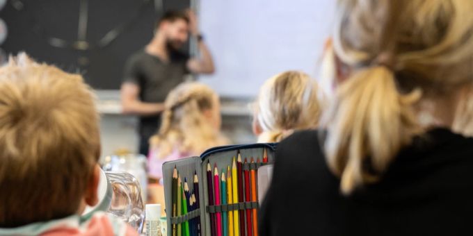 Viele der Quereinsteiger ohne Lehrerdiplom haben die Belastung unterschätzt. (Symbolbild) Lehrer