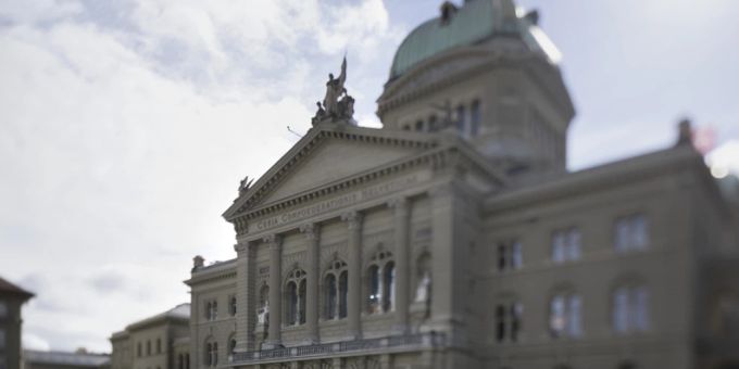 Die Finanzkommission des Nationalrats befürwortet eine Tonnagesteuer. (Symbolbild) finanzkommission