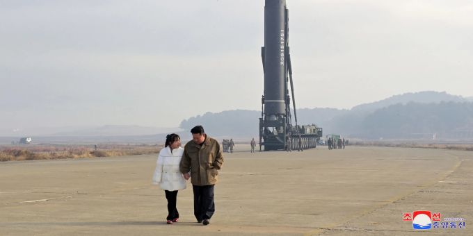 Die beiden haben sich im letzten Jahr öfter gemeinsam in der Öffentlichkeit gezeigt. tochter kim jong un