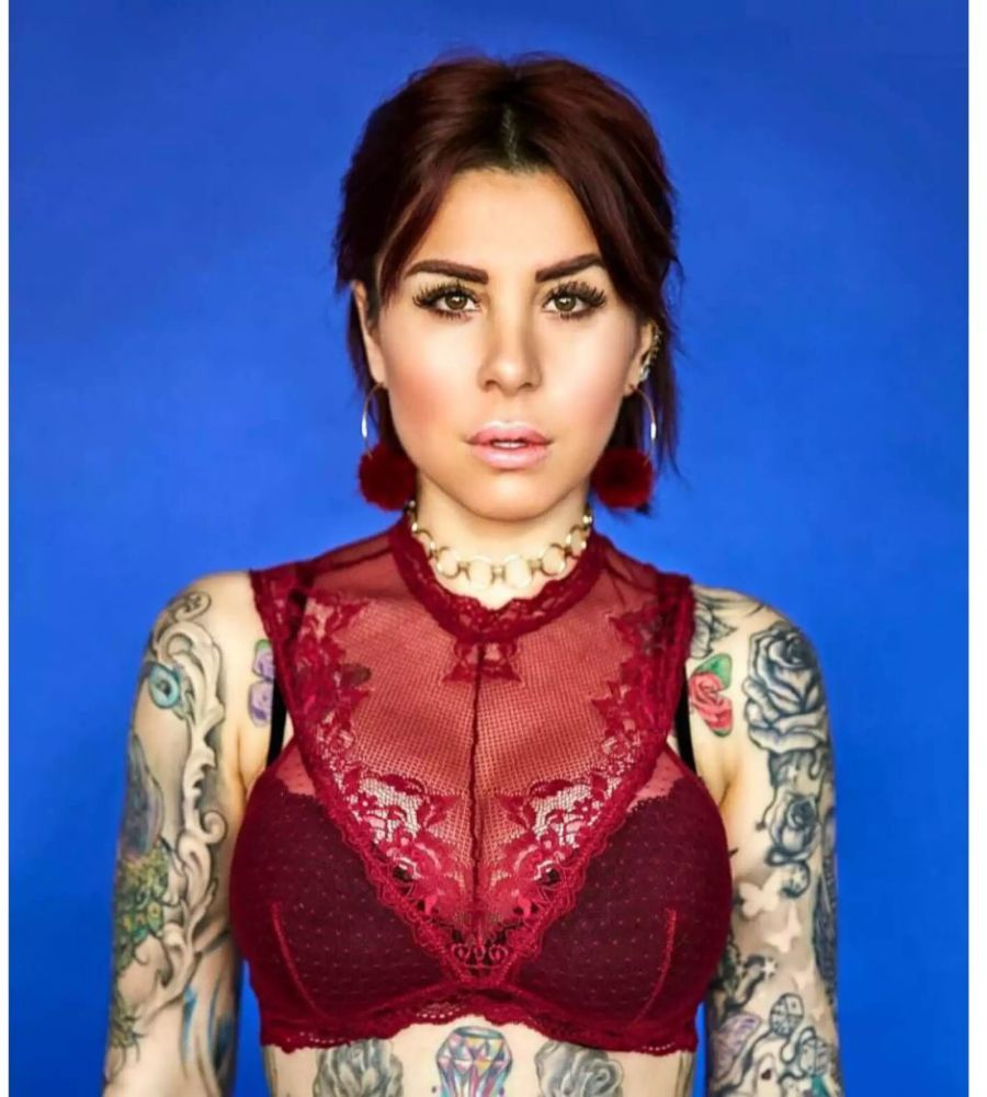 Vom Tattoo-Model Kate Merlan hat sich der Sänger nach nur vier Monaten wieder getrennt.