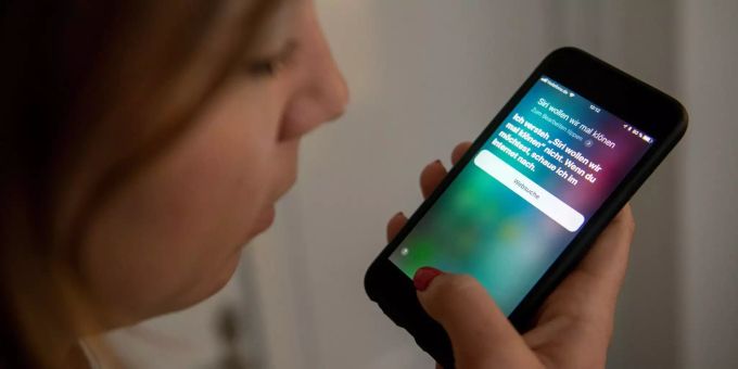 Sprachassistenten wie Siri sind heute auf jedem Smartphone Normalität Siri Smartphone ios 14.5