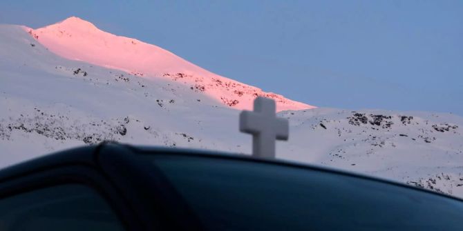 Die Sonne geht unter in dem Skigebiet in dem seit dem 02.01.2019 vier