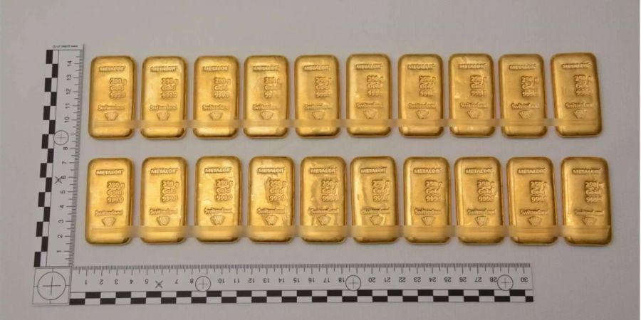 20 Goldbarren im Wert von mehreren hunderttausend Franken führten die drei deutschen Männer mit sich.