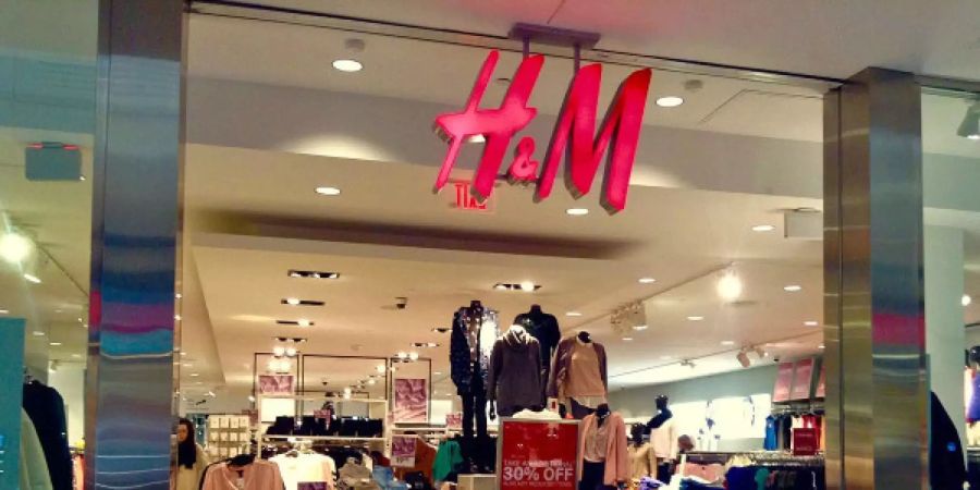 Ein Brite beschuldigt grosse Marken wie H&M der Gefängnisarbeit.