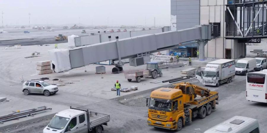 Bis zum 29. Oktober soll der neue Flughafen in Istanbul fertig gebaut sein.