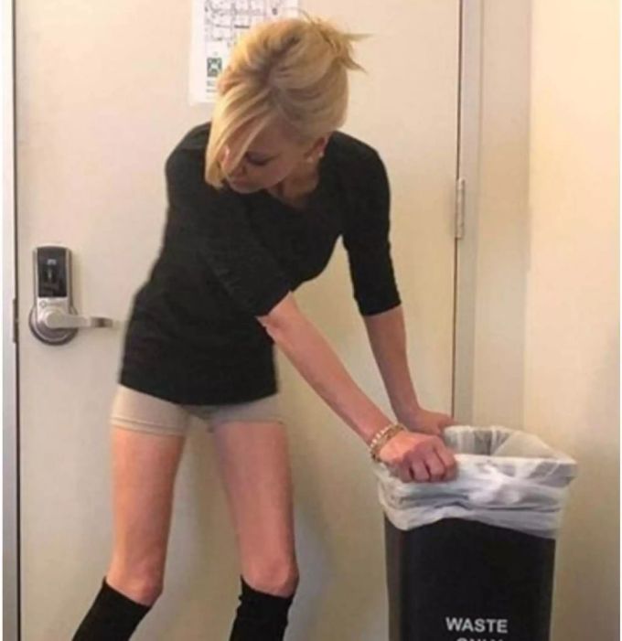 Schauspielerin Anna Faris stellte dieses Unterwäsche-Bild ins Netz und löschte es kurz darauf wieder. Schauspielerin Anna Faris stellte dieses Unterwäsche-Bild ins Netz und löschte es kurz darauf wieder.