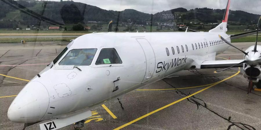 Bleibt am Boden: Eine SkyWork-Maschine am Flughafen Bern-Belp.