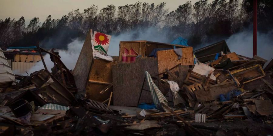 Vor einem Jahr wurde das Flüchtlingslager in Calais geräumt.