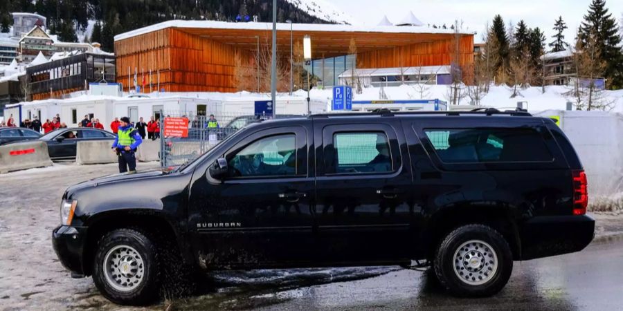 Ein Wagen des Konvois, mit dem der US-Präsident Donald Trump ans WEF in Davos GR reiste.