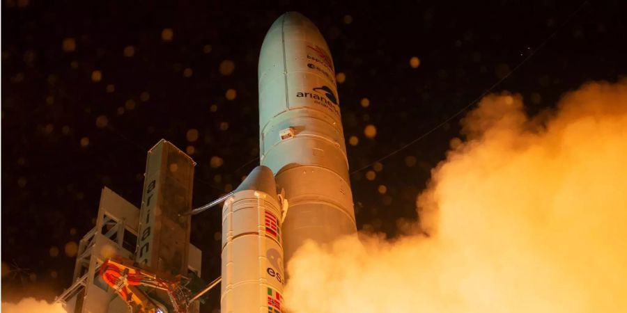 Die Trägerrakete Ariane 5 mit der Weltraumsonde BepiColombo an Bord startet vom Weltraumbahnhof Kourou.